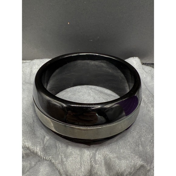 Vintage Chunky Bracelet Bangle Black Acrylic Silver Tone‎ Metal Inlay 8.5" - Picture 3 of 11
